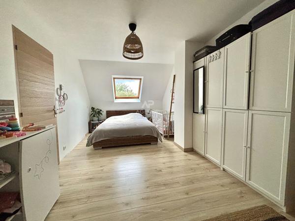 Maison spacieuse de 5 pièces à vendre à Osny - Confort et praticité 420 000 € **  - Référence  11223