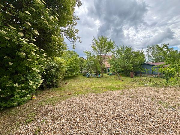 Maison spacieuse de 5 pièces à vendre à Osny - Confort et praticité 420 000 € **  - Référence  11223