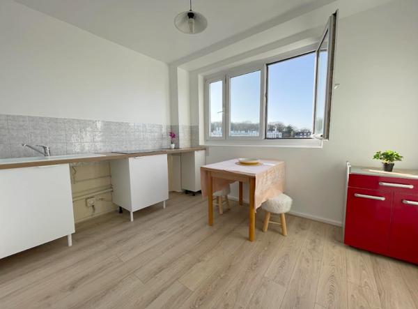 Versailles (78000) VERSAILLES PORCHEFONTAINE - 15min à pied des 2 GARES - APPARTEMENT 66m2 avec BALCON - VUE DEGAGEE - EXPOSITION