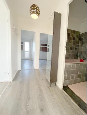 Versailles (78000) VERSAILLES PORCHEFONTAINE - 15min à pied des 2 GARES - APPARTEMENT 66m2 avec BALCON - VUE DEGAGEE - EXPOSITION