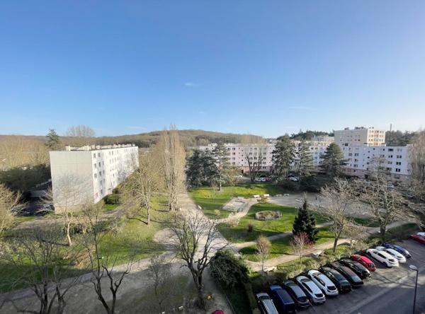Versailles (78000) VERSAILLES PORCHEFONTAINE - 15min à pied des 2 GARES - APPARTEMENT 66m2 avec BALCON - VUE DEGAGEE - EXPOSITION