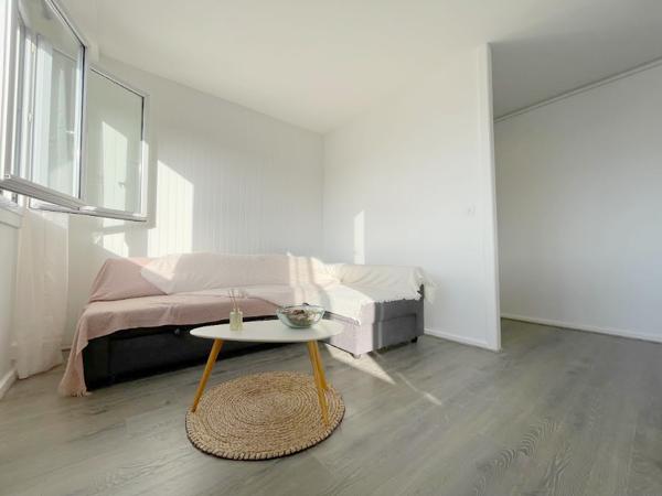 Versailles (78000) VERSAILLES PORCHEFONTAINE - 15min à pied des 2 GARES - APPARTEMENT 66m2 avec BALCON - VUE DEGAGEE - EXPOSITION