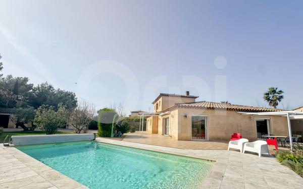 Maison à vendre    9 pièces •  La Crau