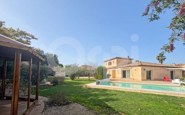 Maison à vendre    9 pièces •  La Crau