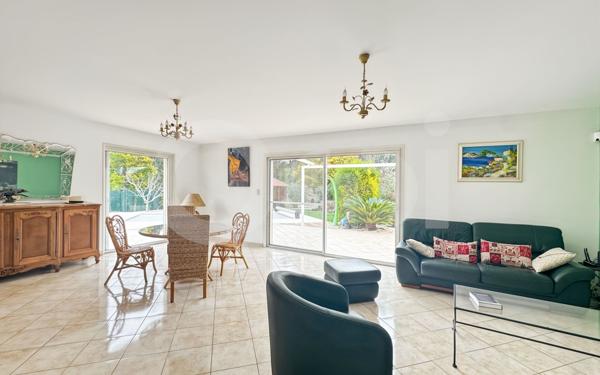 Maison à vendre    9 pièces •  La Crau