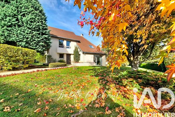 Maison à vendre 8 pièces 250 m² Louveciennes