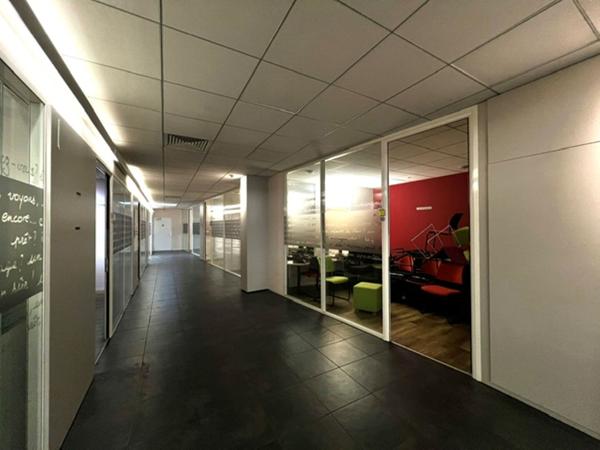 À LOUER - LANGON CENTRE-VILLE - LOCAL COMMERCIAL DE 305 m² EN EXCELLENT ÉTAT