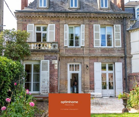 Maison bourgeoise avec jardin et garage - LISIEUX centre