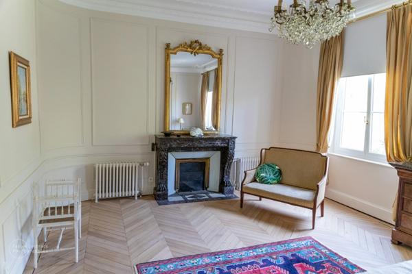 Maison bourgeoise avec jardin et garage - LISIEUX centre