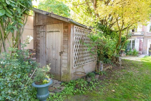 Maison bourgeoise avec jardin et garage - LISIEUX centre