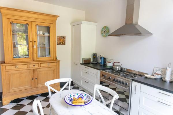 Maison bourgeoise avec jardin et garage - LISIEUX centre