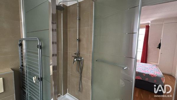 Location appartement 2 pièces 47 m² Paris 8