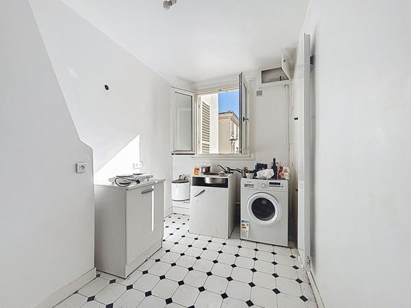 Paris 7 - Rue Las Cases - 4 pièces 81 m² - Quartier Sainte-Clotilde