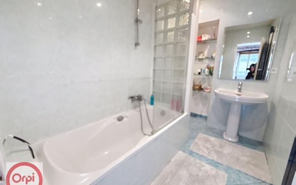 Appartement à vendre    2 pièces • 76,98 m2 Pau