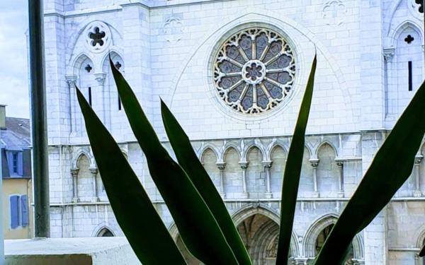 Appartement à vendre    2 pièces • 76,98 m2 Pau