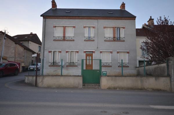 Proche de DORMANS (51) à vendre maison de 5 pièces de 140 m², beau potentiel