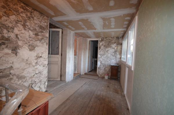 Proche de DORMANS (51) à vendre maison de 5 pièces de 140 m², beau potentiel