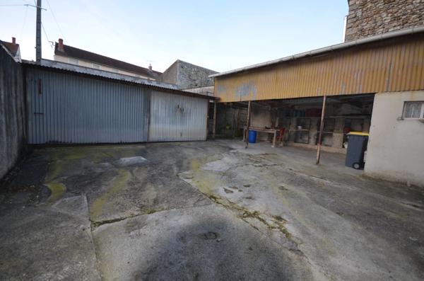 Proche de DORMANS (51) à vendre maison de 5 pièces de 140 m², beau potentiel