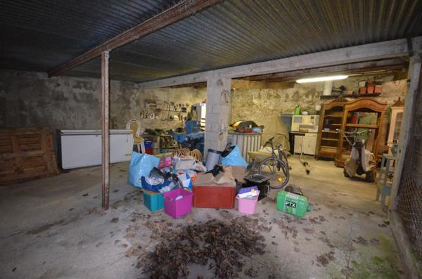 Proche de DORMANS (51) à vendre maison de 5 pièces de 140 m², beau potentiel