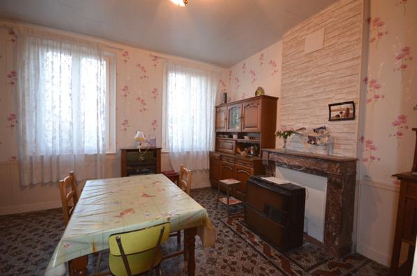 Proche de DORMANS (51) à vendre maison de 5 pièces de 140 m², beau potentiel