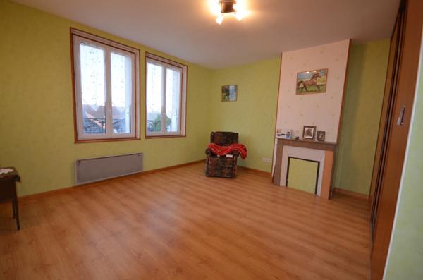 Proche de DORMANS (51) à vendre maison de 5 pièces de 140 m², beau potentiel