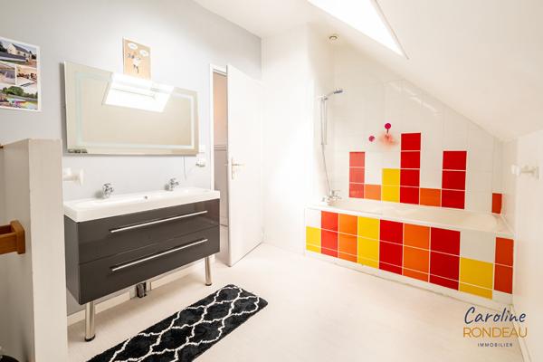 A vendre La Chapelle sur Erdre Maison 5 chambres, jardin, piscine