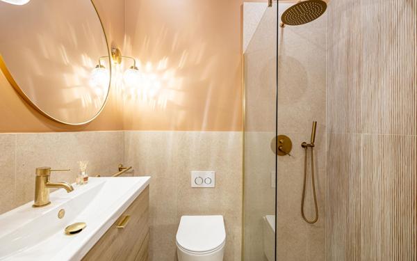 Appartement à vendre    2 pièces • 30 370 m2 Nice