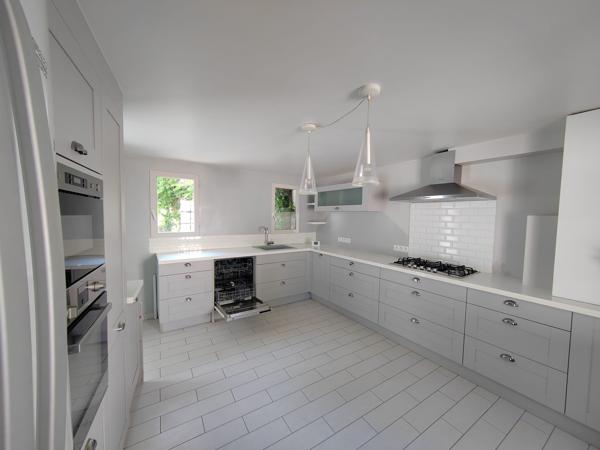 Maison 167m²  8 pièces  5 chambres