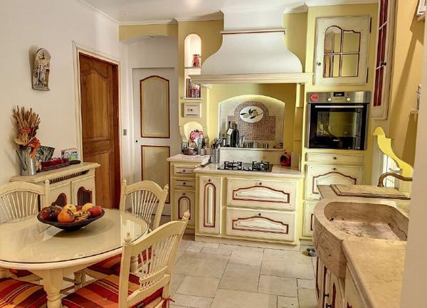 Maison à vendre    5 pièces •  Le Rouret