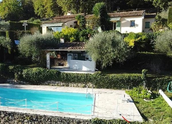 Maison à vendre    5 pièces •  Le Rouret