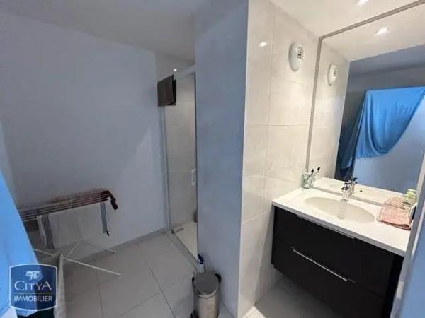 Appartement à louer 2 pièces 42.4m² Vannes (56000)