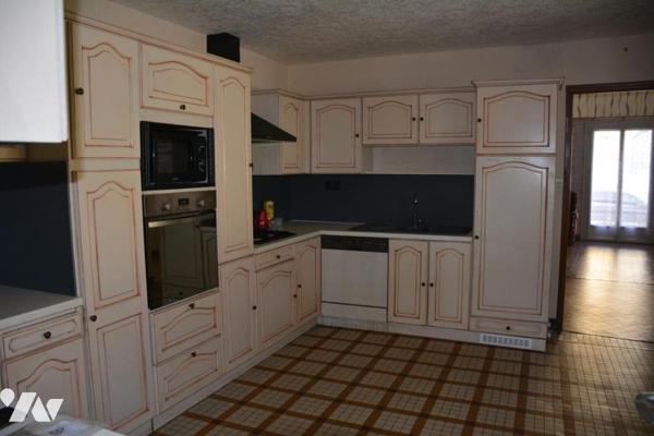 Vente sur la commune de Sablé sur Sarthe une maison d'habitation avec garage et jardin