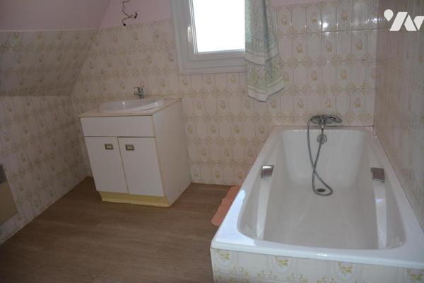 Vente sur la commune de Sablé sur Sarthe une maison d'habitation avec garage et jardin