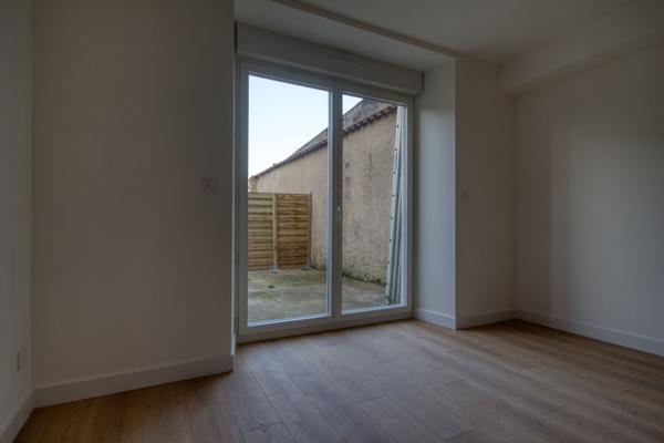 Carmaux (81400) Appartement T2 entièrement refait à neuf – rez-de-chaussée – cour privée