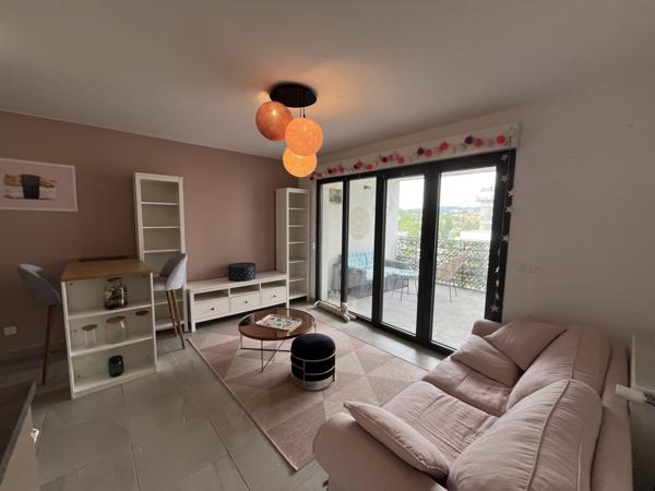 Aix-en-Provence (13090) A LOUER - Beau T2 avec Terrasse - Aix pont de l'arc