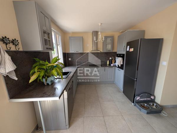 Maison à vendre de plain pied à 5 minutes de Saint Seurin sur l'Isle 5 pièces 80 m2