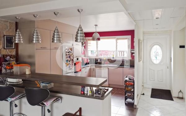 Maison à vendre    5 pièces • 136 m2 Le Plessis-Belleville