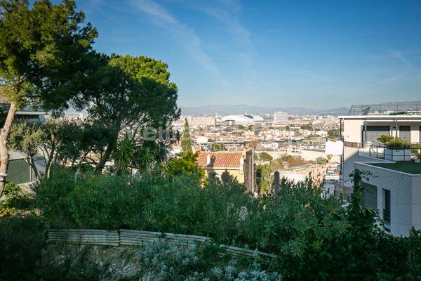 APPARTEMENT DE STANDING A DEUX  PAS DES PLAGES DU PRADO