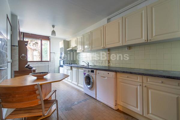 APPARTEMENT DE STANDING A DEUX  PAS DES PLAGES DU PRADO