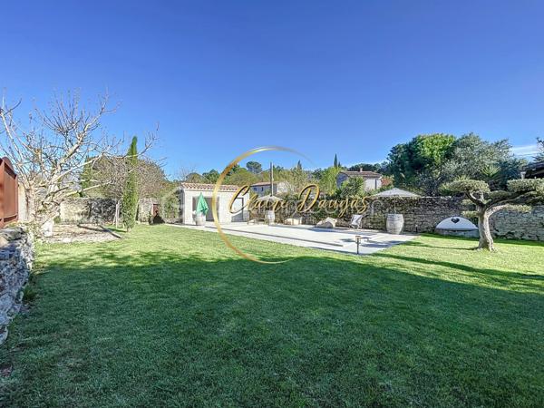 Maison en pierre de 220 m²