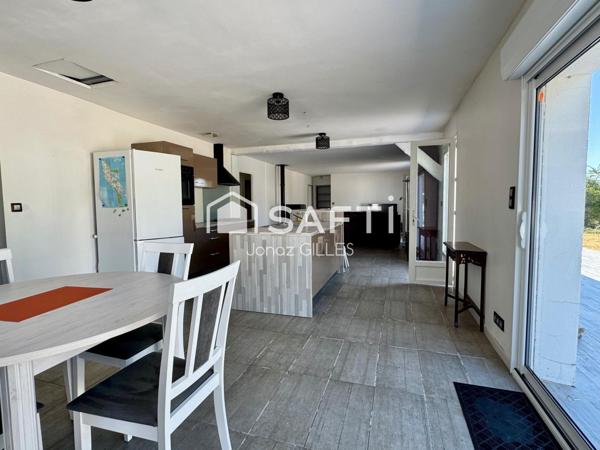 Maison 4 chambres avec piscine et dépendance