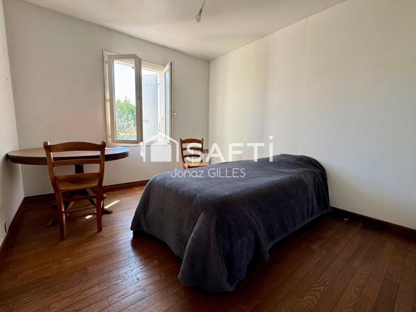 Maison 4 chambres avec piscine et dépendance