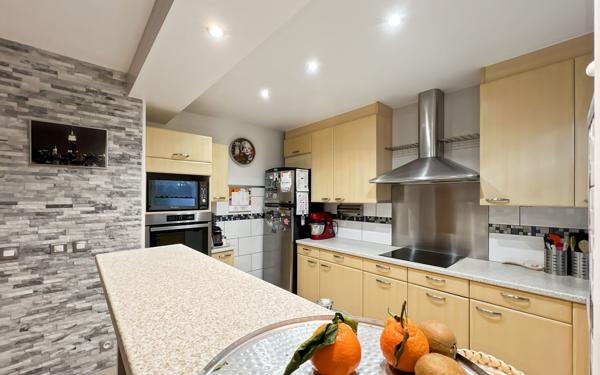 Appartement à vendre    3 pièces • 67 m2 Bondy