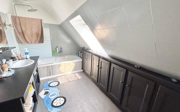 Maison à vendre    5 pièces •  Férel