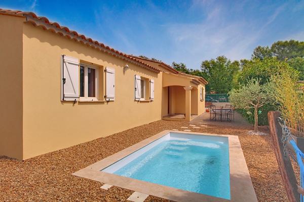 A VENDRE en EXCLUSIVITE à DRAGUIGNAN - Maison de plain pied avec PISCINE et GARAGE