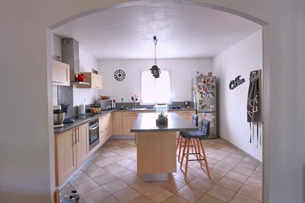 A VENDRE en EXCLUSIVITE à DRAGUIGNAN - Maison de plain pied avec PISCINE et GARAGE