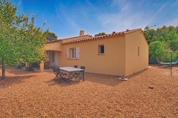 A VENDRE en EXCLUSIVITE à DRAGUIGNAN - Maison de plain pied avec PISCINE et GARAGE