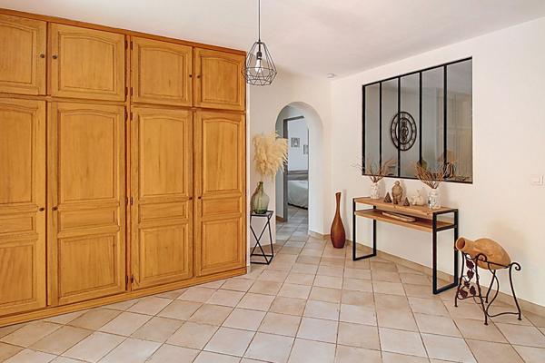 A VENDRE en EXCLUSIVITE à DRAGUIGNAN - Maison de plain pied avec PISCINE et GARAGE