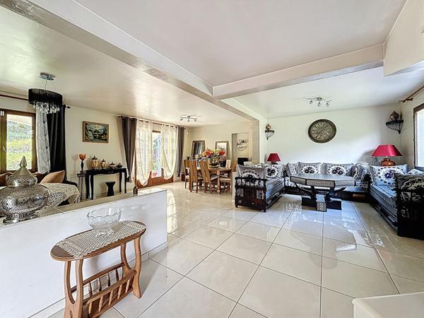 EXCLUSIVITÉ ! Maison Lorgues 5 pièces 150 m² - Terrain 4428 m² - Dépendance 60 m²