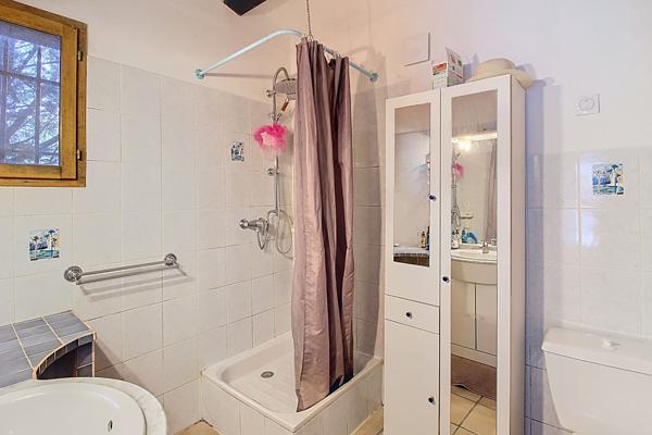 A VENDRE EN EXCLUSIVITÉ ! LORGUES Maison de plain-pied 4 pièces de 115 m² sur 2600 m² de terrain